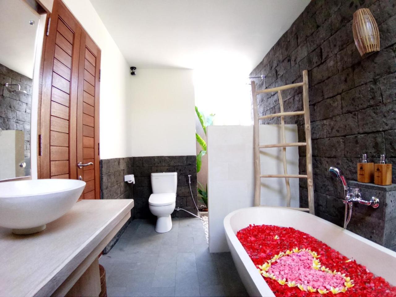 Three Gold Luxury Private Villas Убуд Экстерьер фото